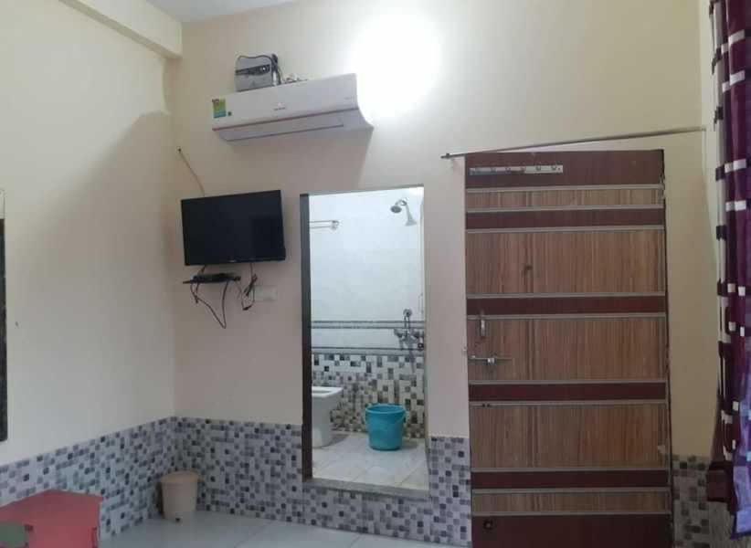 Oyo 81087 Hotel Relax Inn Hāthras Dış mekan fotoğraf