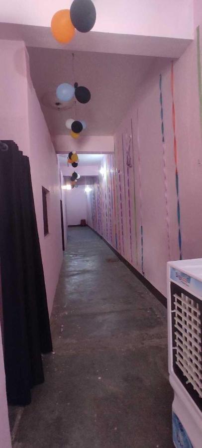 Oyo 81087 Hotel Relax Inn Hāthras Dış mekan fotoğraf